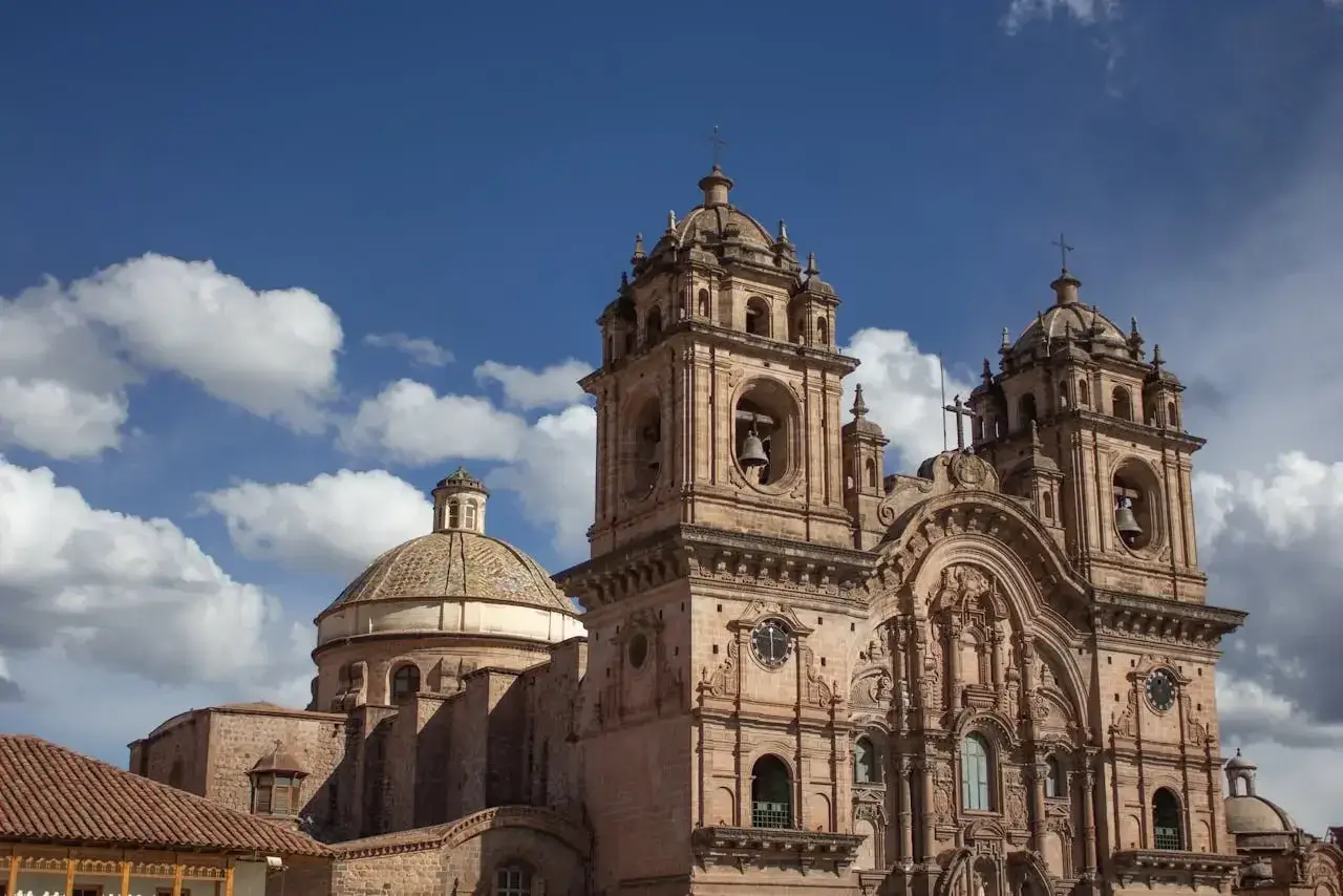 Plaza de Armas of Cusco with colonial architecture and the Cathedral of Cusco | Andean Travel Experience