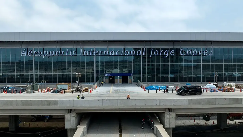 Outside the New Lima Airport Jorge Chávez terminal with modern design | Andean Travel Experience