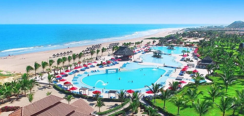 All-inclusive luxury resort in Punta sal, Peru, surrounded by the Beach | Andean Travel Experience