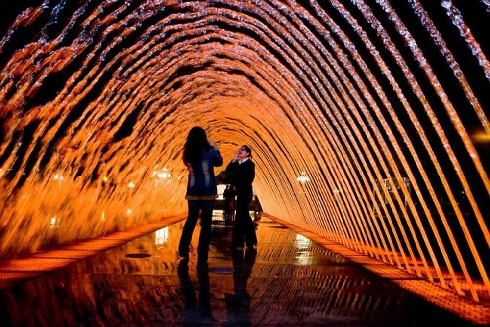 Lima’s most accessible cultural experiences, combining urban history, family-friendly entertainment, architecture, technology, and local nightlife in a single destination. | Andean Travel Experience