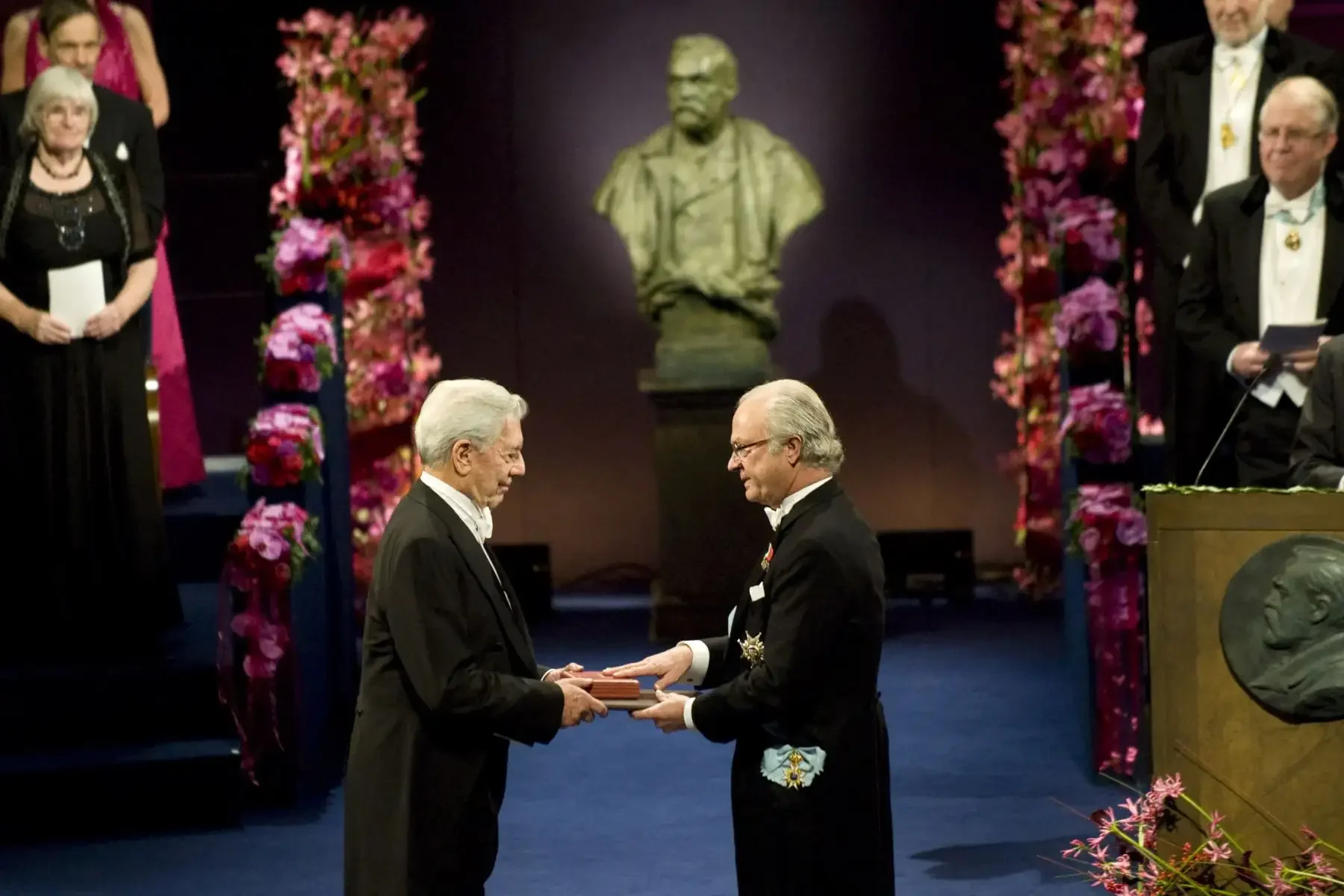 Prize Nobel MArio Vargas Llosa | Andean Travel Experience