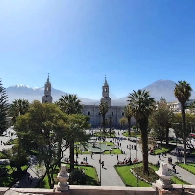 Main square of Arequipa, Plaza de Armas, featuring historical architecture and vibrant atmosphere | Andean Travel Experience.