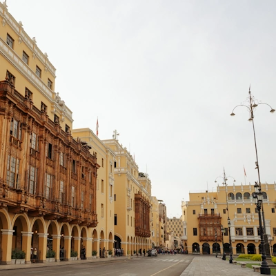 Plaza de Armas in Lima, Perú: Central square with beautiful historic colonial buildings | Andean Travel Experience