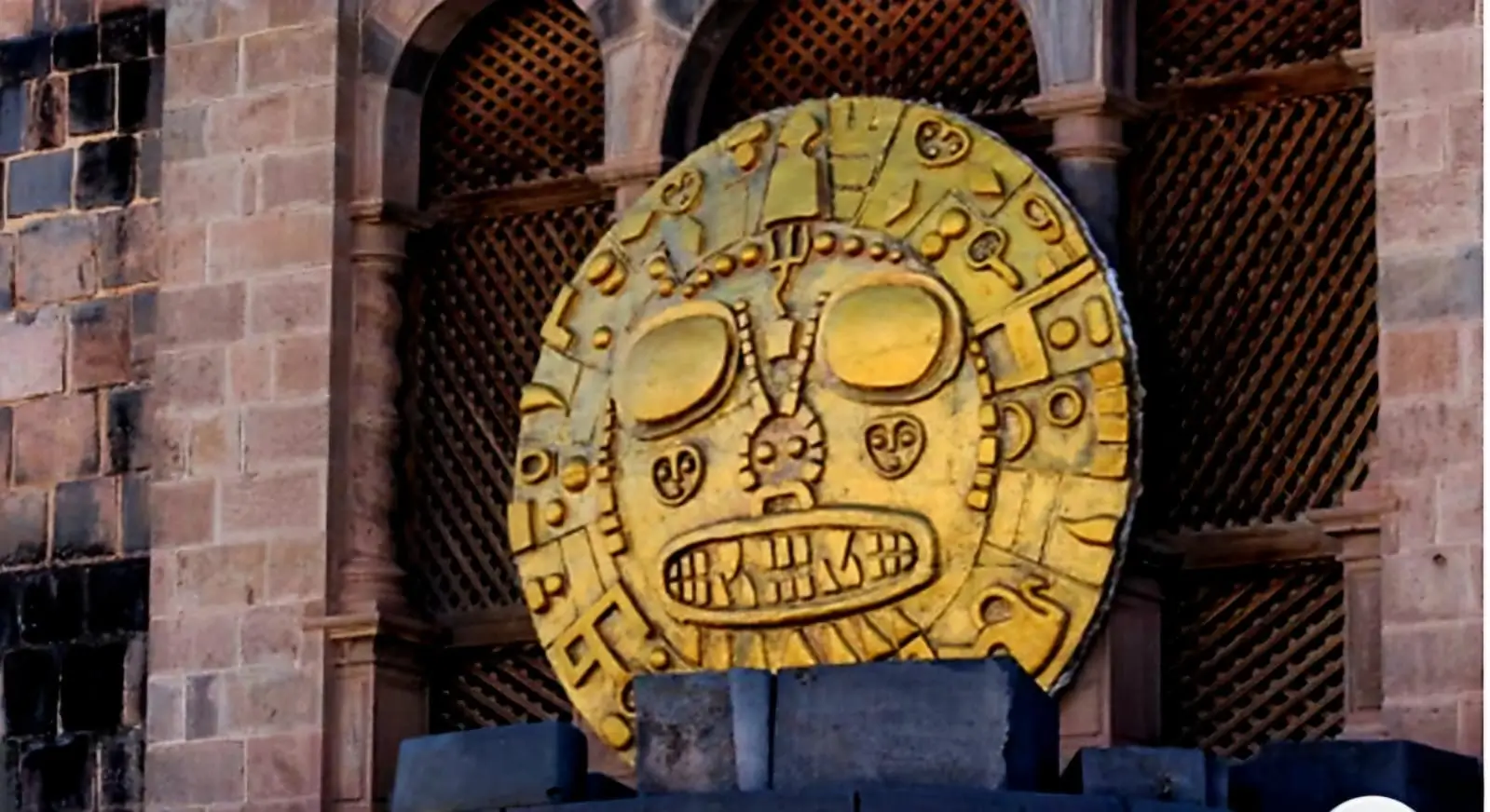Golden sun statue displayed at Qoricancha Temple, the Inca Temple of the Sun in Cusco, Peru | Andean Travel Experience