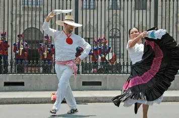 Peru’s Traditions and Culture: Peruvian Dance Marinera | Andean Travel Experience